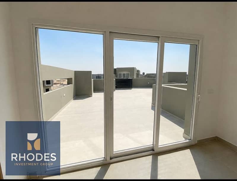 11 empty_room_terrace_balanced_daylight_16K. jpg