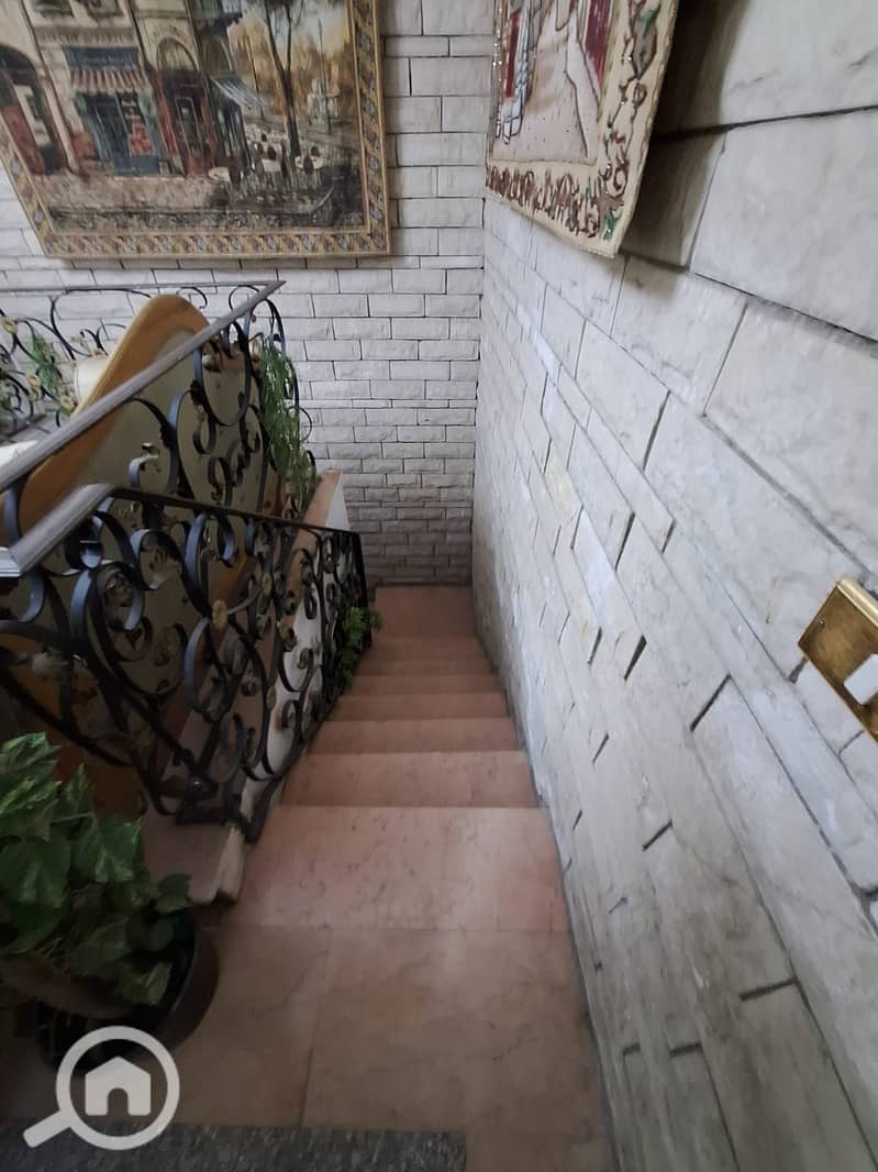 18 744394f6-8367-4fc9-ac13-feeeda2a665f. jpg