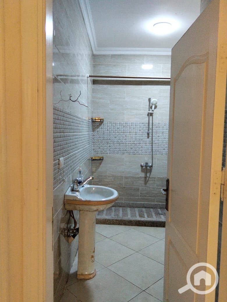 6 1681. jpg