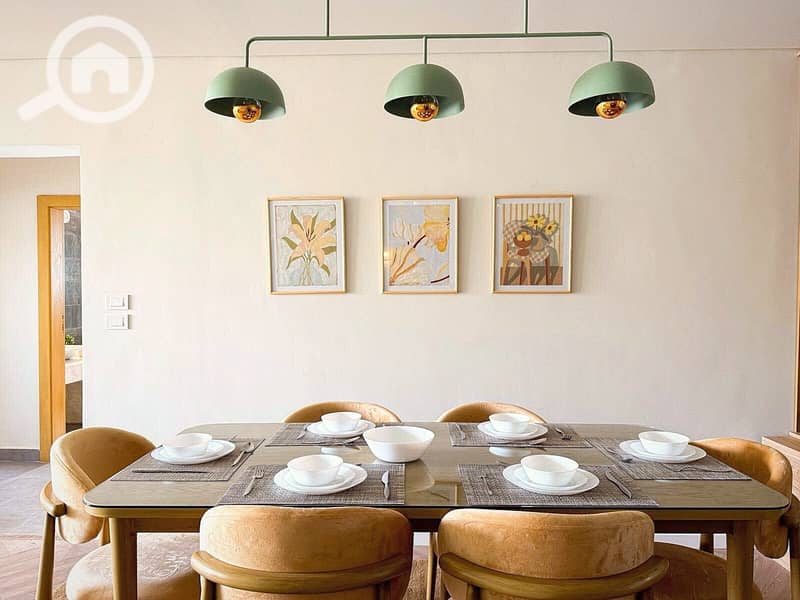 5 04-dining. jpg