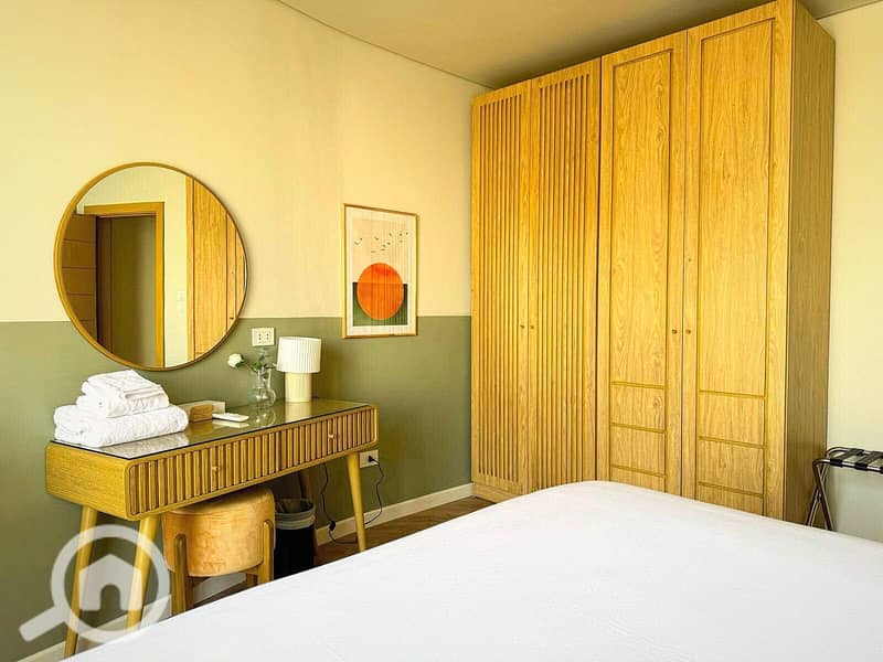 8 01-dresser. jpg