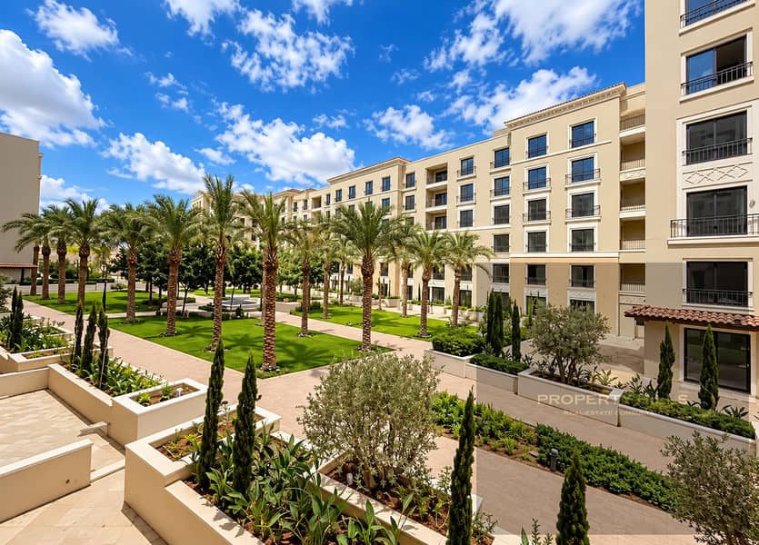 10 Sunny Mediterranean Courtyard Oasis. png