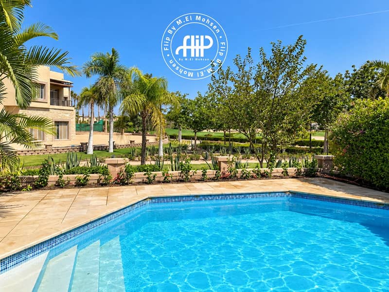 2 Luxurious Villa Pool Garden. png