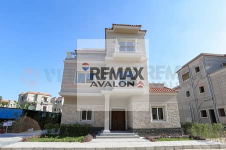 فیلا 6 غرف نوم للبيع في سموحة، الإسكندرية - 00. jpg