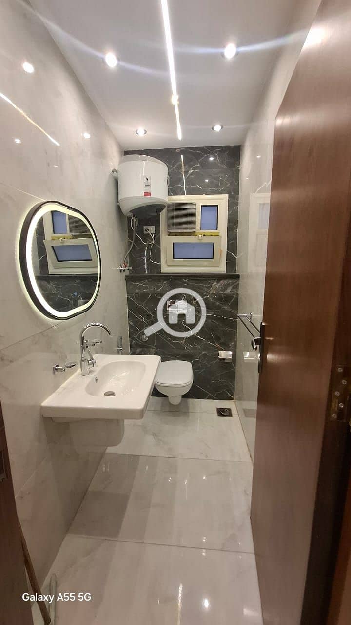 3 11859. jpg