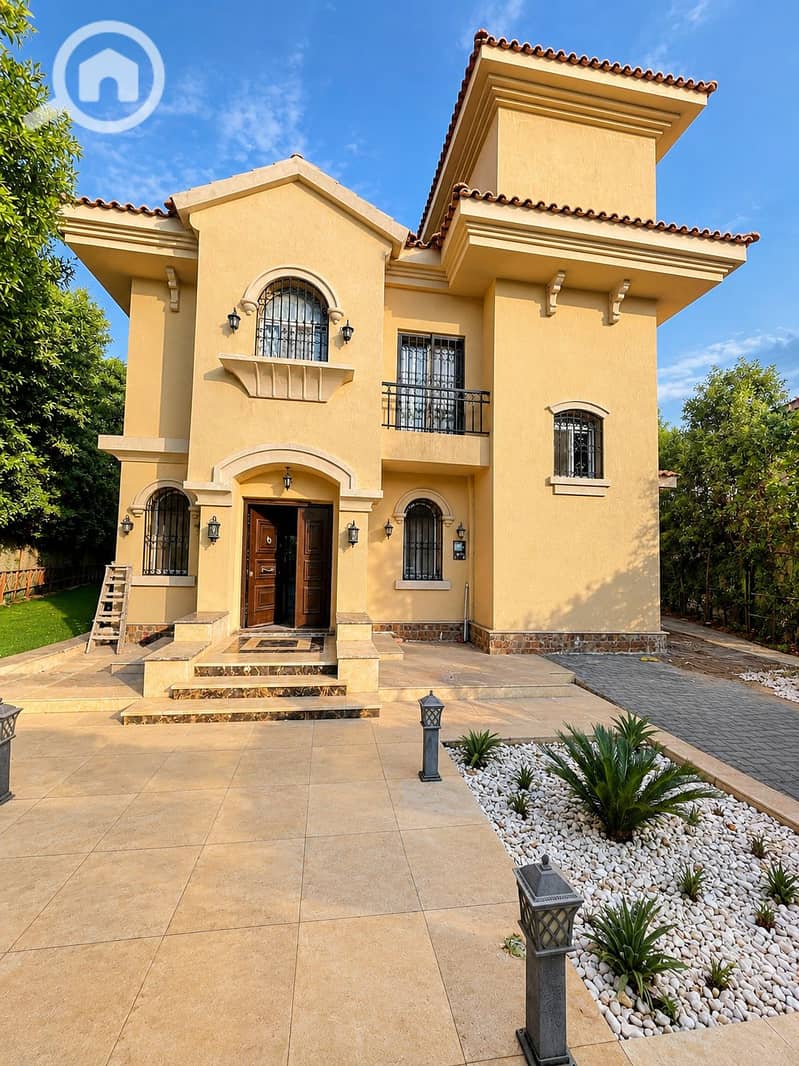 3 Sunlit Mediterranean Villa Courtyard. png