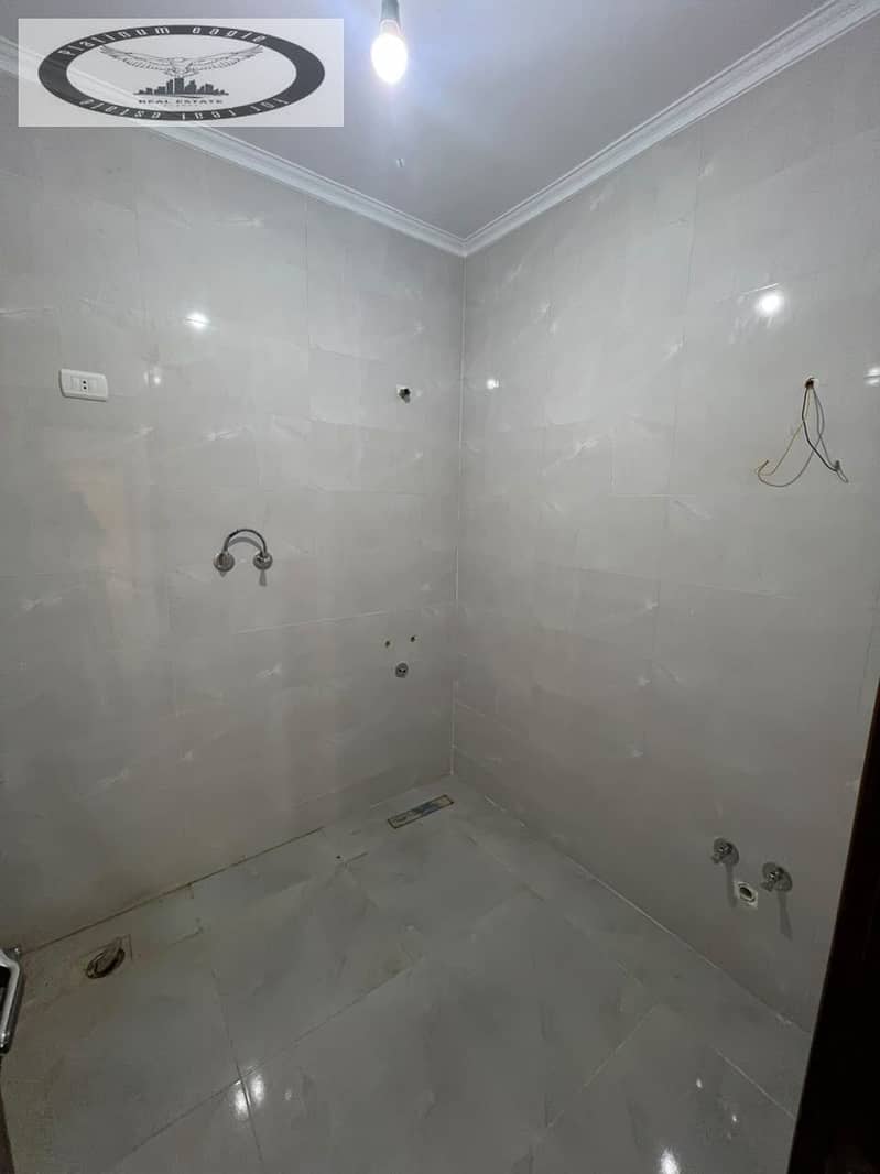 10 35d55cf5-5920-44e1-889d-17a3d2d783f8. jpg