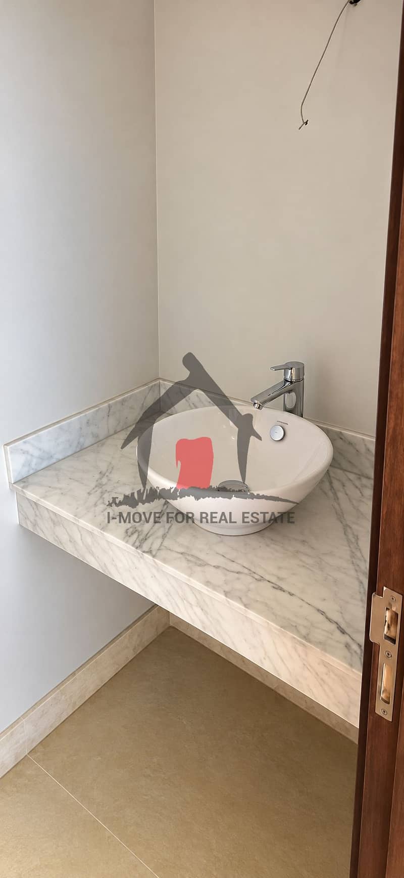 12 Minimalist Marble Corner Washbasin. png