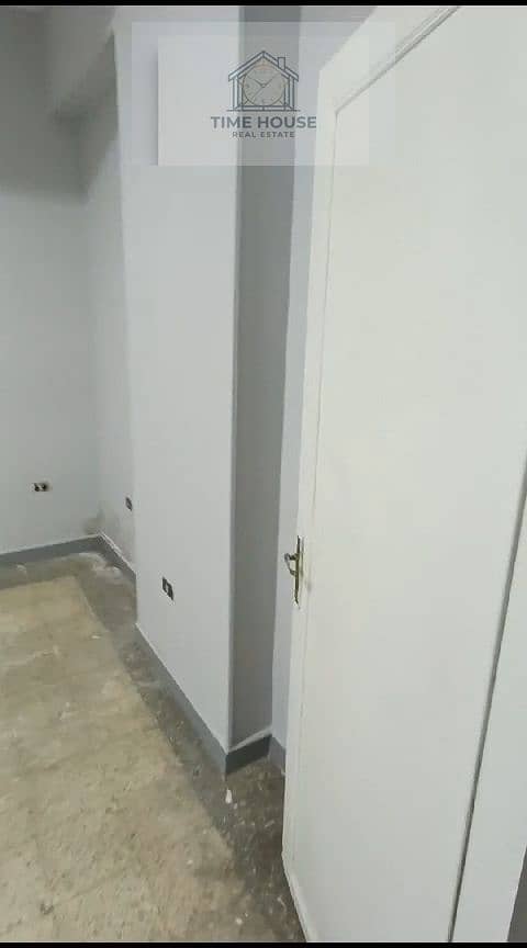 12 69882. jpg