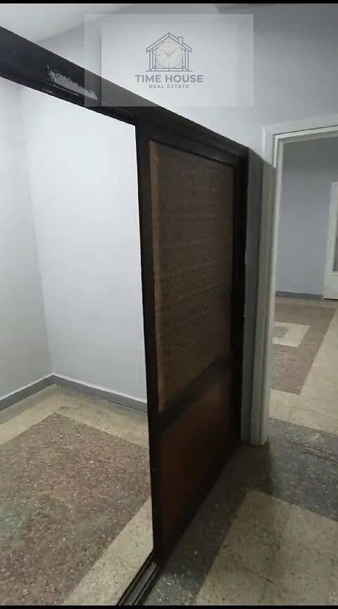 30 69904. jpg
