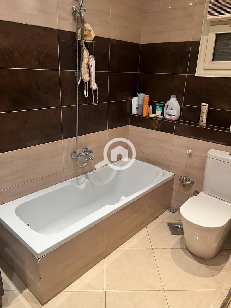 10 30a2bd97-49e8-47e6-ad04-cac1de21c766. jpg