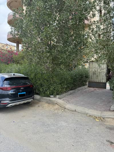 3 Bedroom Flat for Sale in Shorouk City, Cairo - 240sqm Apprarment in Al Banafseg - Al shorouk. Besides green hills.