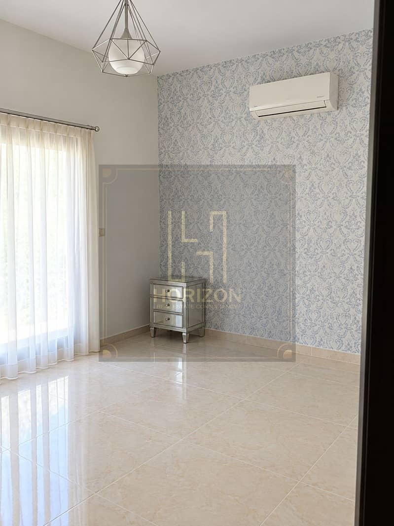 4 Empty Elegant Bedroom Interior. png