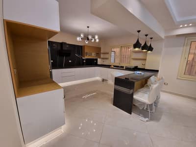 4 Bedroom Duplex for Sale in New Cairo, Cairo - دوبلكس للبيع في المستثمرين الجنوبيه ٣٥٠م مع مدخل خاص و جاردن و تراس 4 Bedroom Duplex for Sale in New Cairo, Cairo - دوبلكس للبيع في المستثمرين الجنوبيه ٣٥٠م مع مدخل خاص و جاردن و تراس