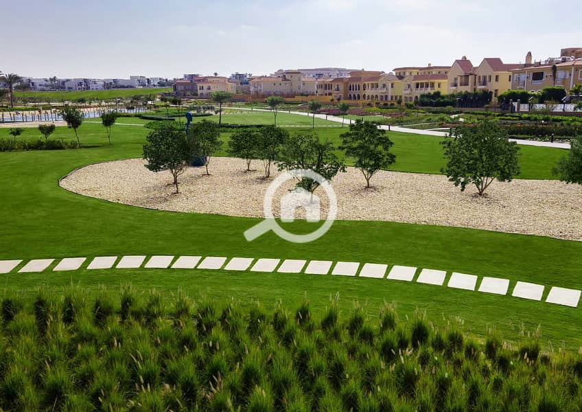 5 GREENS_SIGNATURE_BROCHURE_Page_04_Image_0001. jpg