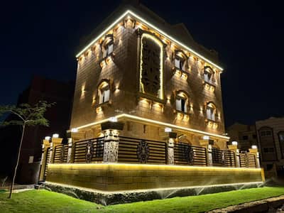5 Bedroom Villa for Sale in Hadayek October, Giza - لعشاق الرقي والفخامه وموقع ممتاز علي الممشي السياحي بجانب كل الخدمات