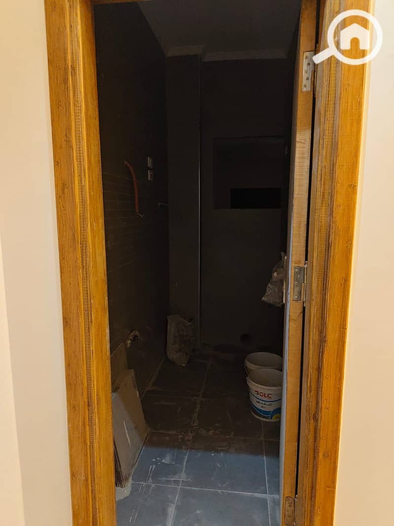 2 1000698240. jpg