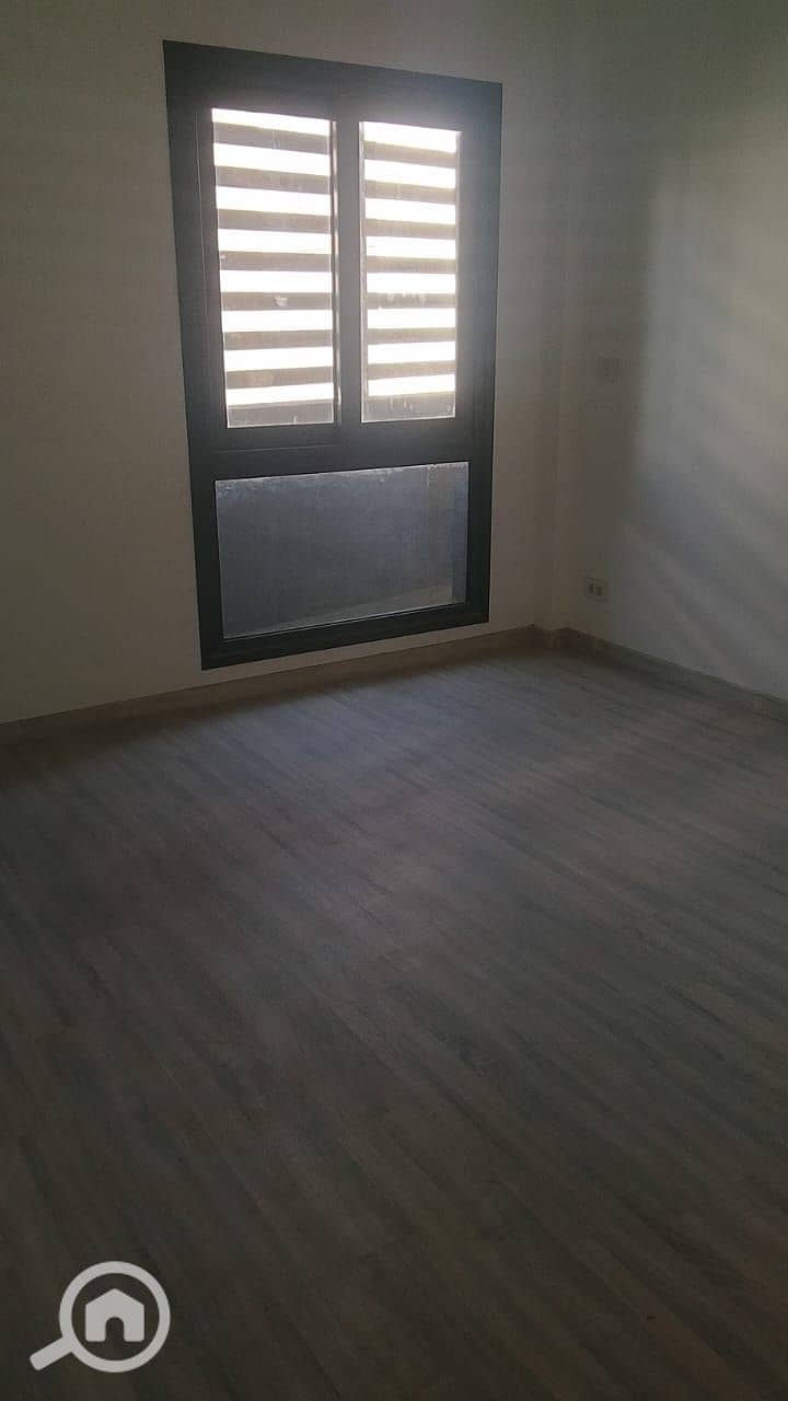 10 1000496831. jpg