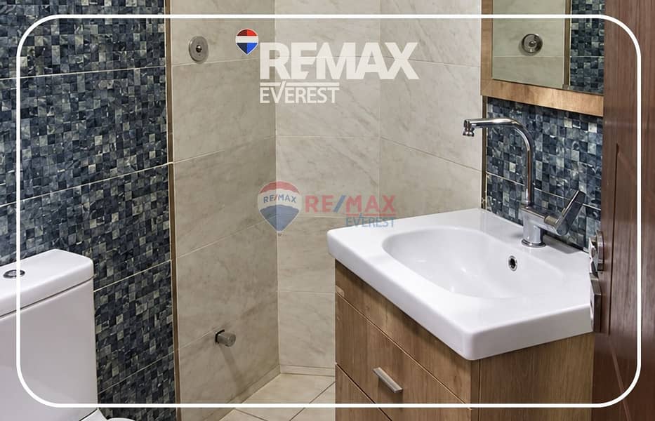 10 WhatsApp Image 2026-10-22 at 17.05. 52 (1). jpeg