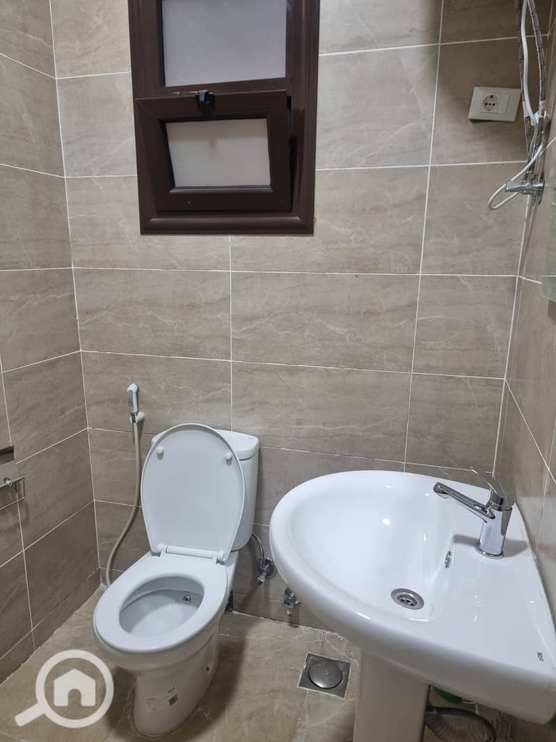 9 1000707840. jpg
