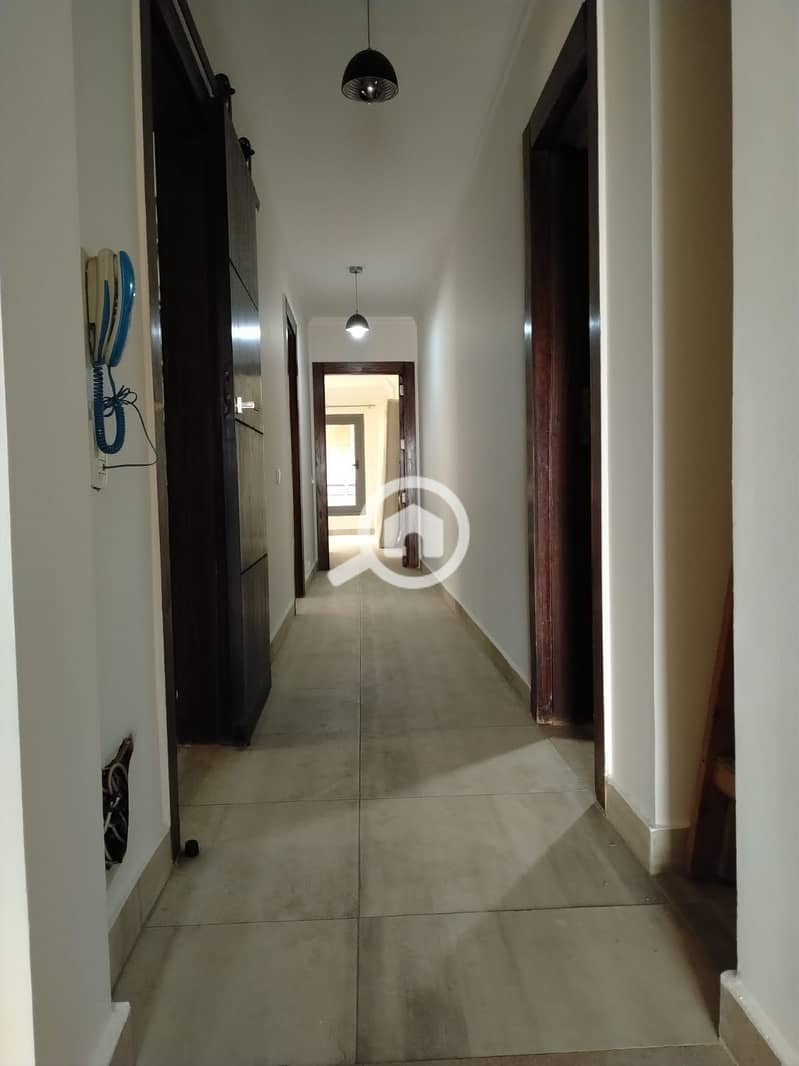 12 373400. jpg