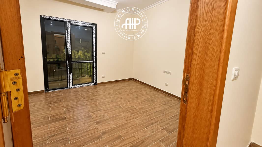 5 Empty Modern Room with Balcony Glass Door. png