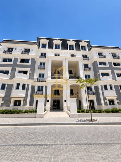 4 Bedroom iVilla for Sale in New Cairo, Cairo - Elegant Symmetrical Neoclassical Apartment Facade. png