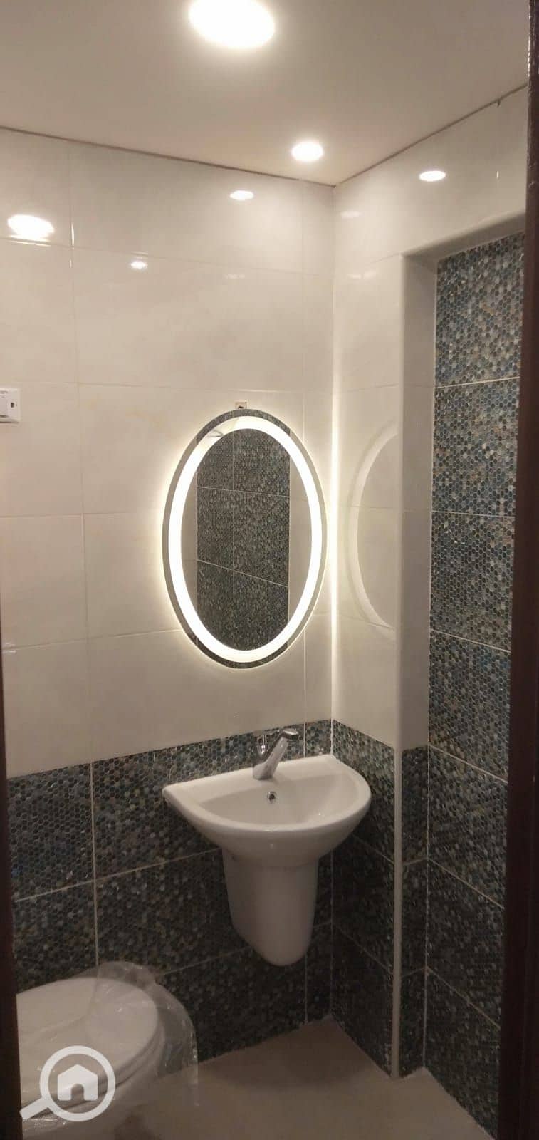 8 1000755237. jpg