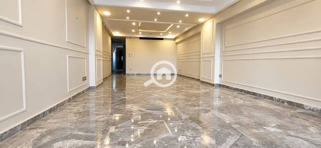شقة 3 غرف نوم للايجار في سموحة، الإسكندرية - IMG-20261028-WA0008. jpg