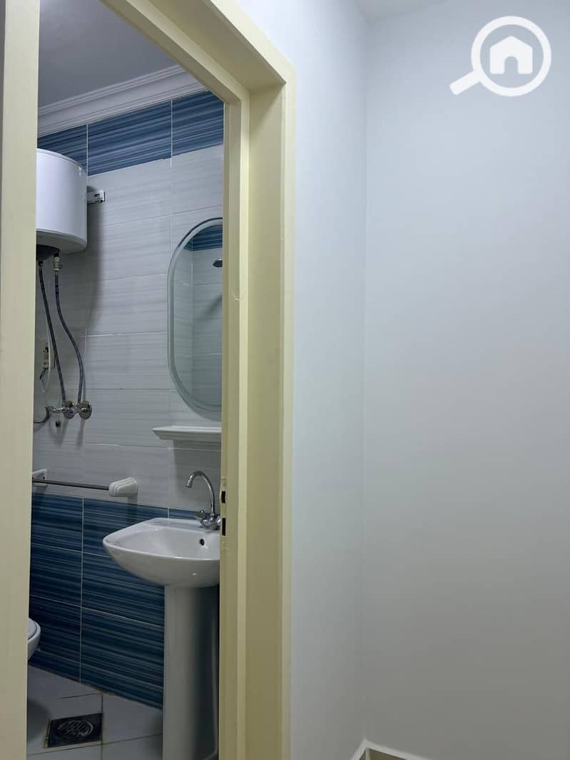 4 1001088653. jpg