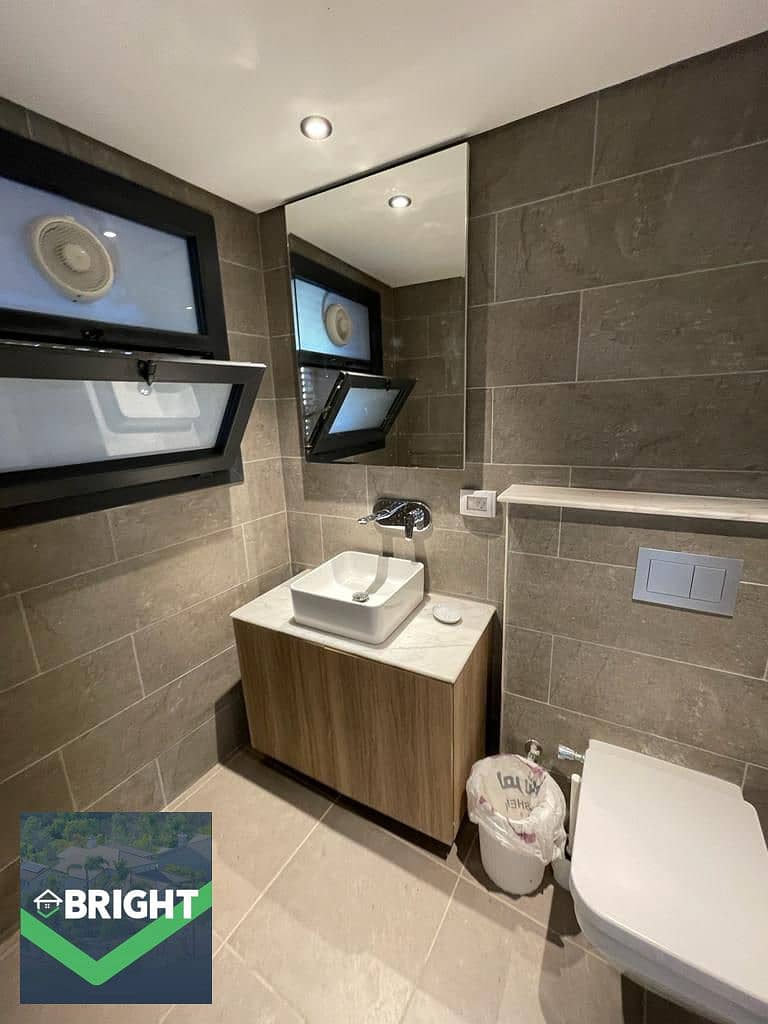 5 06_Bathroom_Detail. jpg