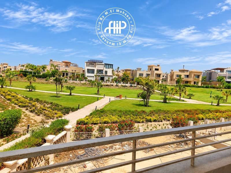 8 Luxury Villas Overlooking a Lush Garden. png