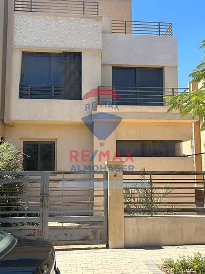 4 Bedroom Twin House for Sale in Sheikh Zayed, Giza - WhatsApp Image 2026-10-25 at 17.54. 56 (1). jpeg