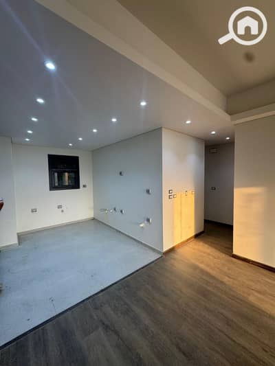 2 Bedroom Apartment for Sale in Sheikh Zayed, Giza - WhatsApp Image 2026-10-22 at 7.23. 16 PM (2). jpeg 2 Bedroom Apartment for Sale in Sheikh Zayed, Giza - WhatsApp Image 2026-10-22 at 7.23. 16 PM (2). jpeg