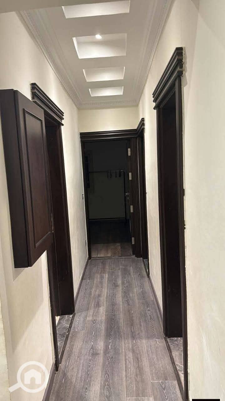 8 903951. jpg