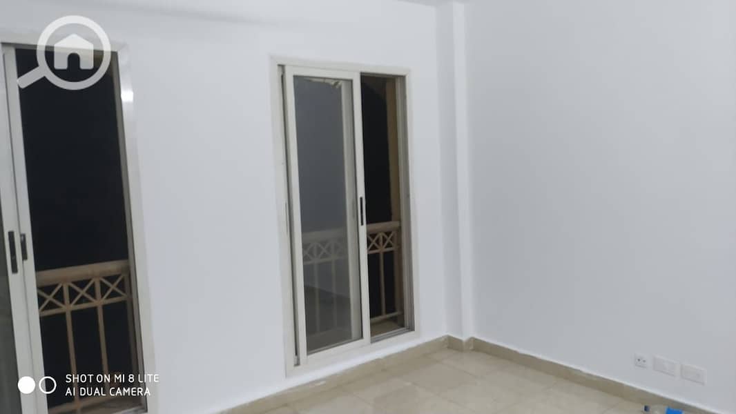 36 e4d4ff29-85f7-4668-8bc2-7e17e9246fad. jpg