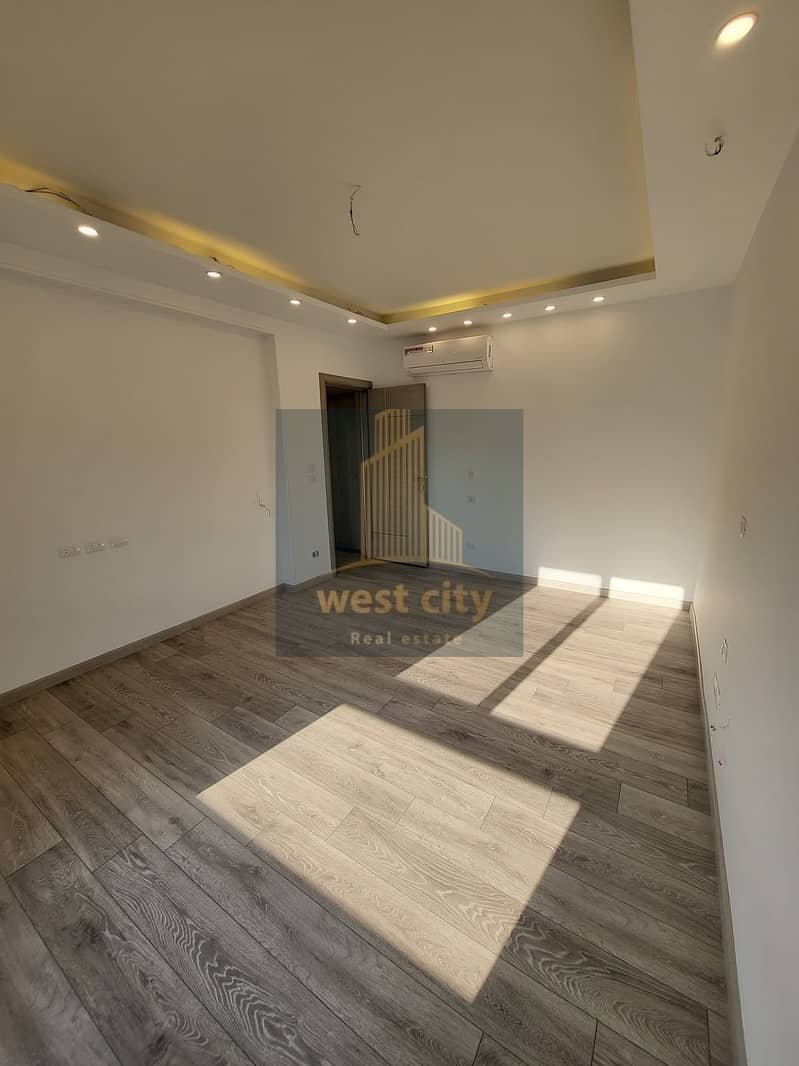 4 1000817806. jpg