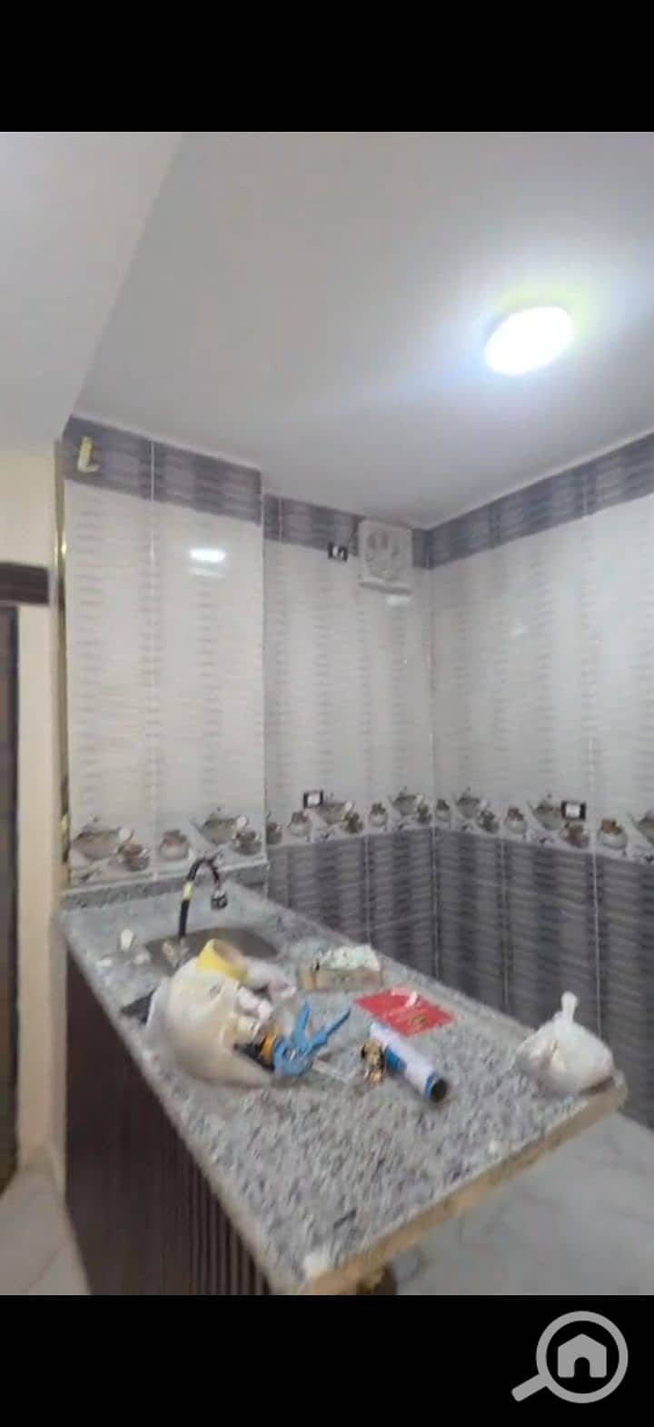 3 240058. jpg