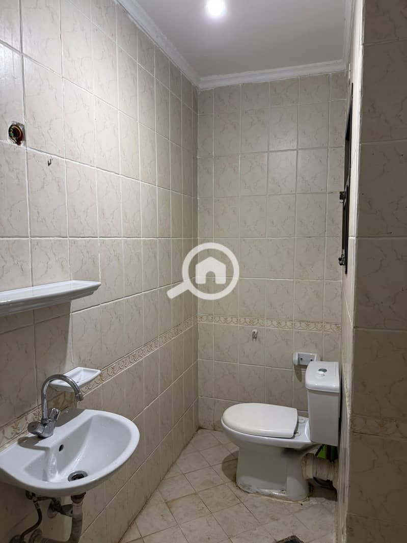5 1000651685. jpg