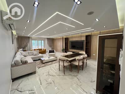 3 Bedroom Flat for Sale in Mohandessin, Giza - IMG-20250513-WA0304. jpg