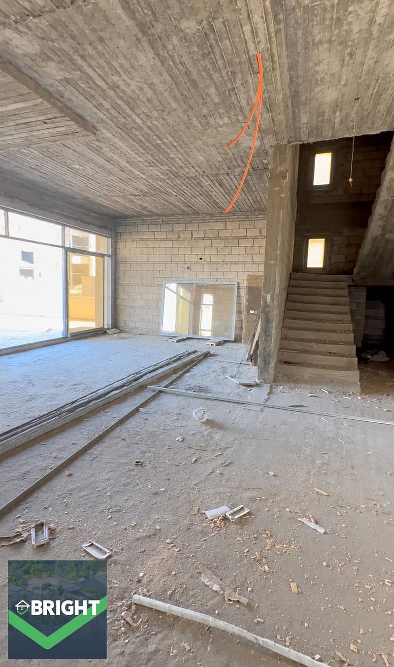 4 Unfinished_Interiors_01. jpg