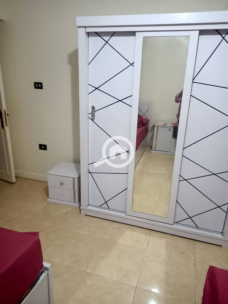 8 1000494043. jpg