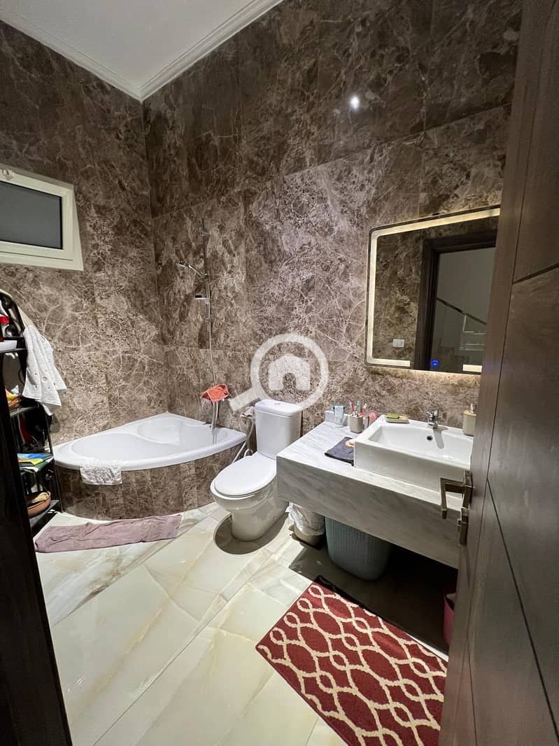 10 ada0a3ad-6dfb-4b35-a45c-febeead67227. jpeg