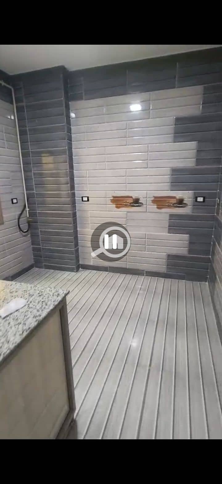 10 1000056950. jpg
