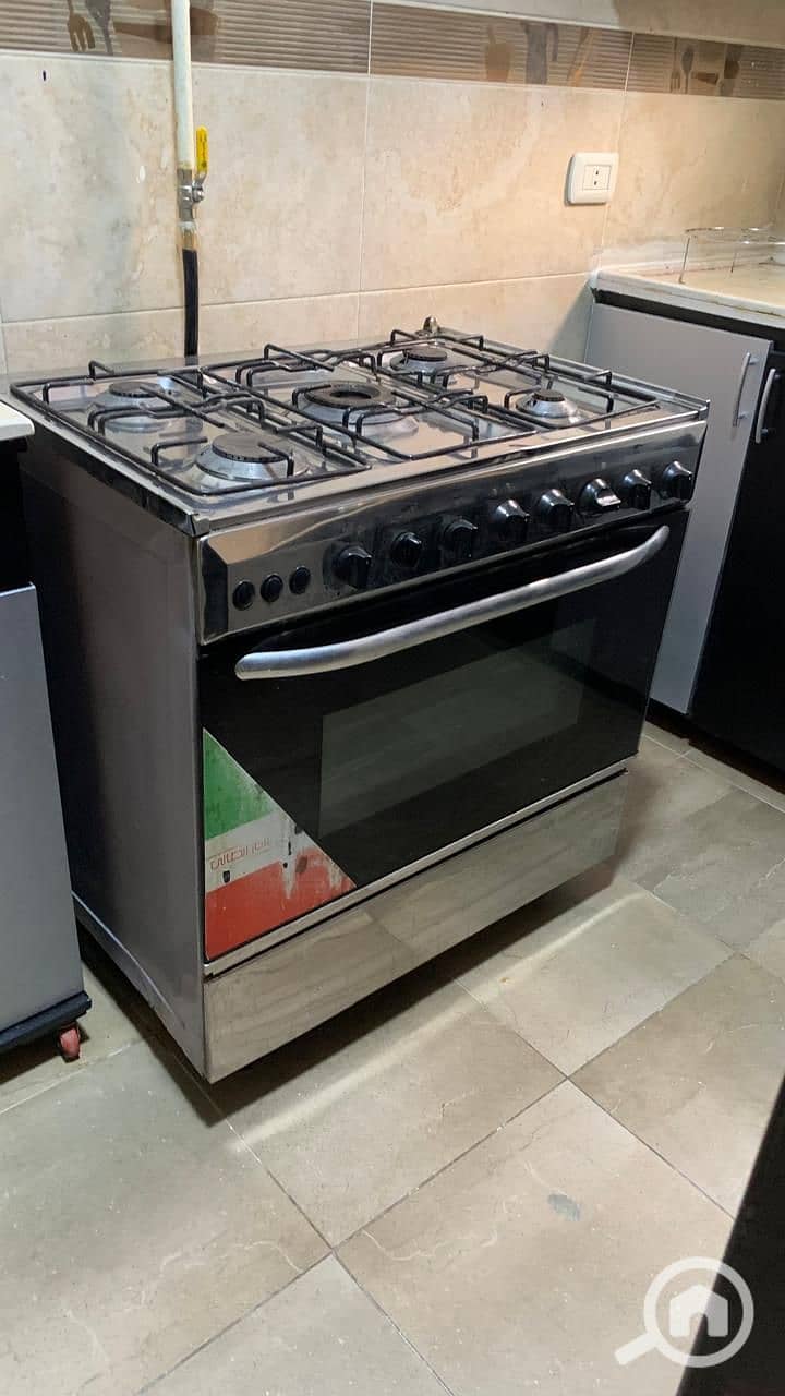 23 1000496780. jpg