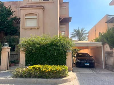 تاون هاوس 5 غرف نوم للبيع في 6 اكتوبر، الجيزة - 48e8545c-7532-49bc-9860-e35b47182ff3. jpg تاون هاوس 5 غرف نوم للبيع في 6 اكتوبر، الجيزة - 48e8545c-7532-49bc-9860-e35b47182ff3. jpg