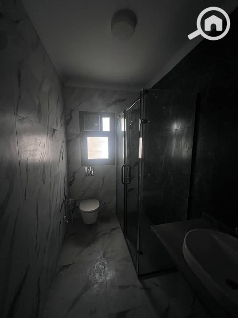 12 1000406603. jpg