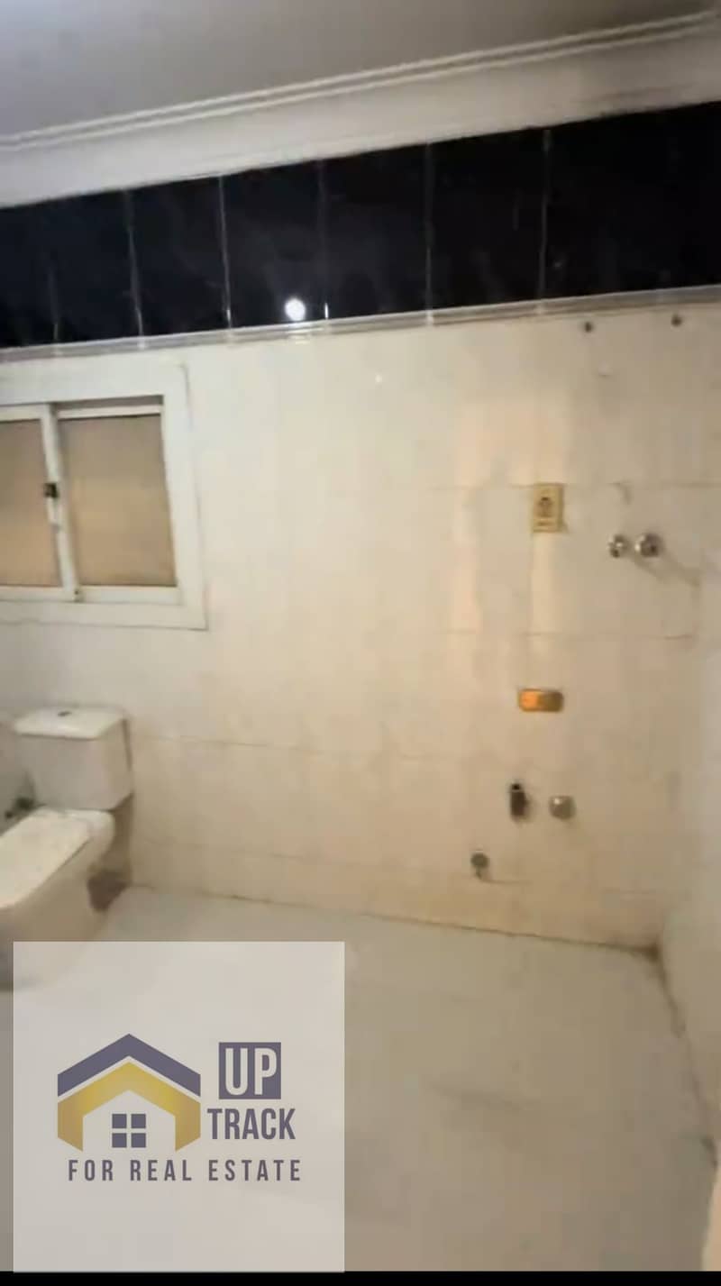 8 1000603902. jpg