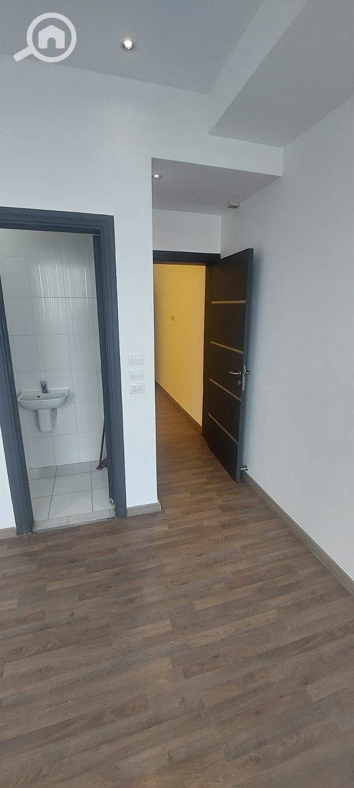 9 1000135740. jpg