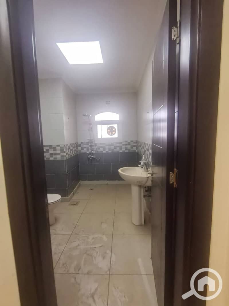8 1000480085. jpg